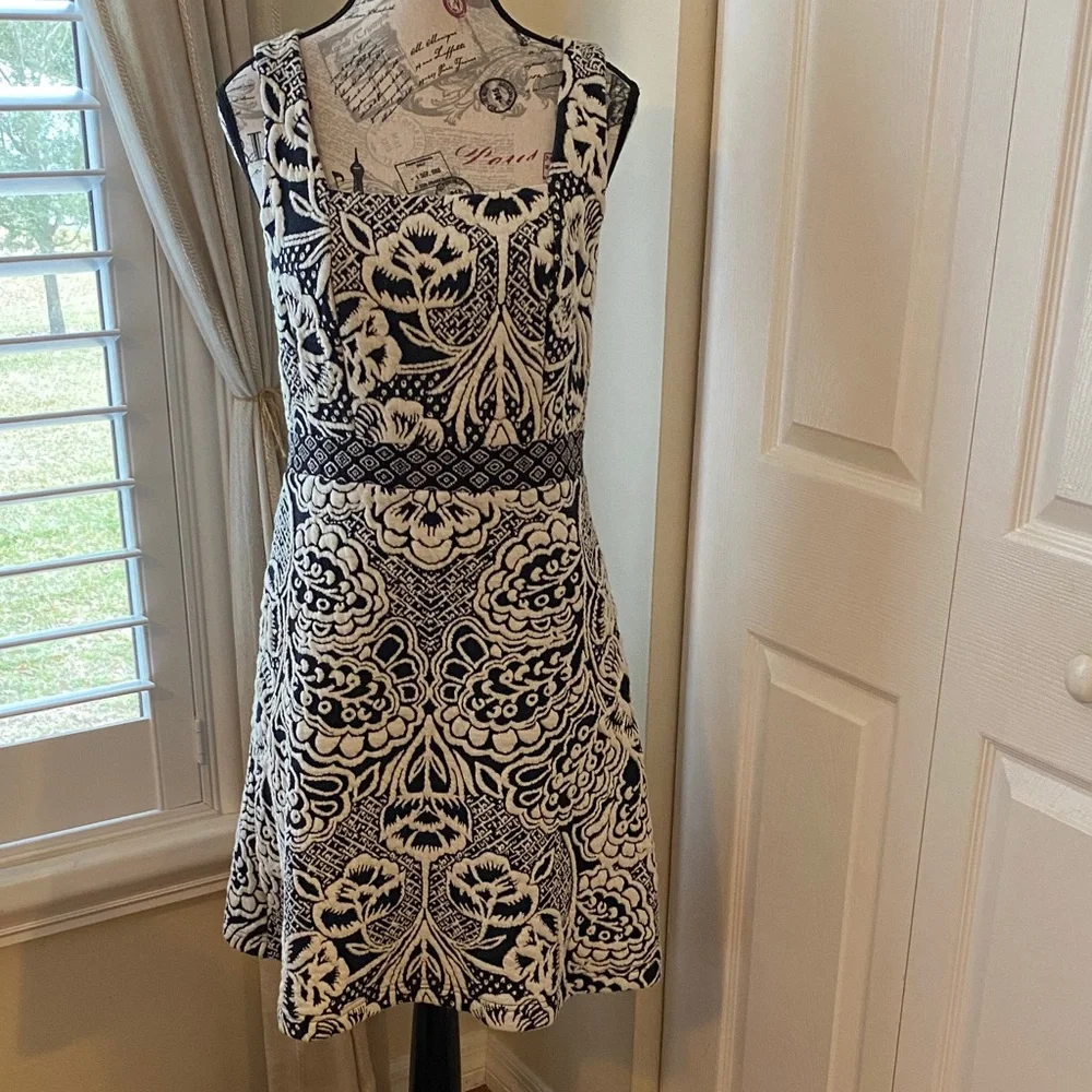 Anthropologie Black Ivory Jacquard Dress Size S Structured Fit & Flare NWT - Picture 3 of 13